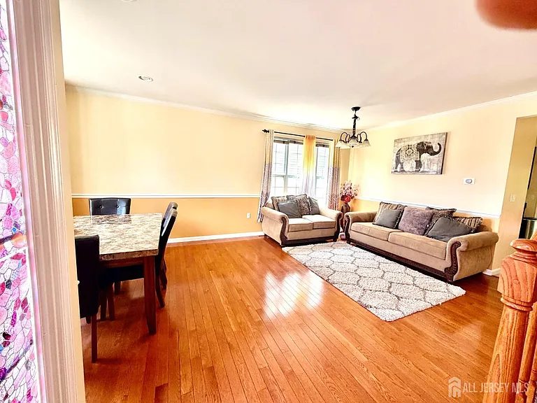 247 Morning Glory Dr — Photo 4