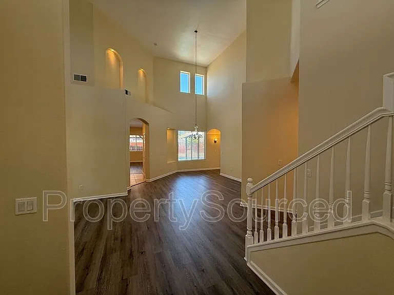 1633 Sparrowhawk St — Photo 7
