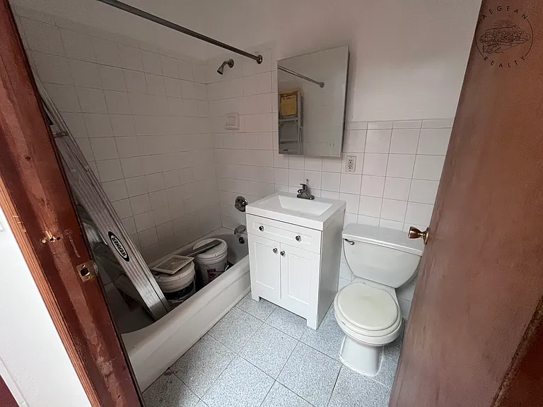 142 Richardson St #3R — Photo 3