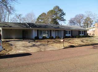224 Meadow Dr, Columbus, MS 39702