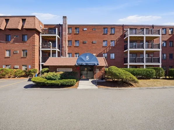 5 Washington St APT A1, Reading, MA 01867