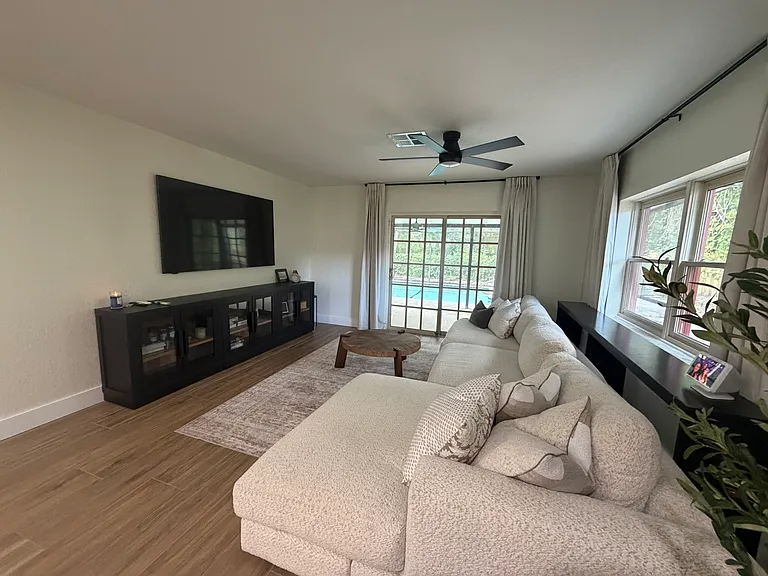 5645 Orange Grove Ave — Photo 17