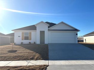 560 Mac St, Prairie Grove, AR 72753