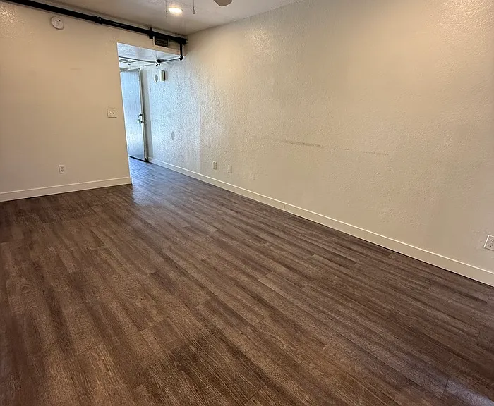 1701 N Park Ave #8 — Photo 1