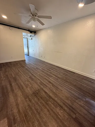 1701 N Park Ave Photo 1