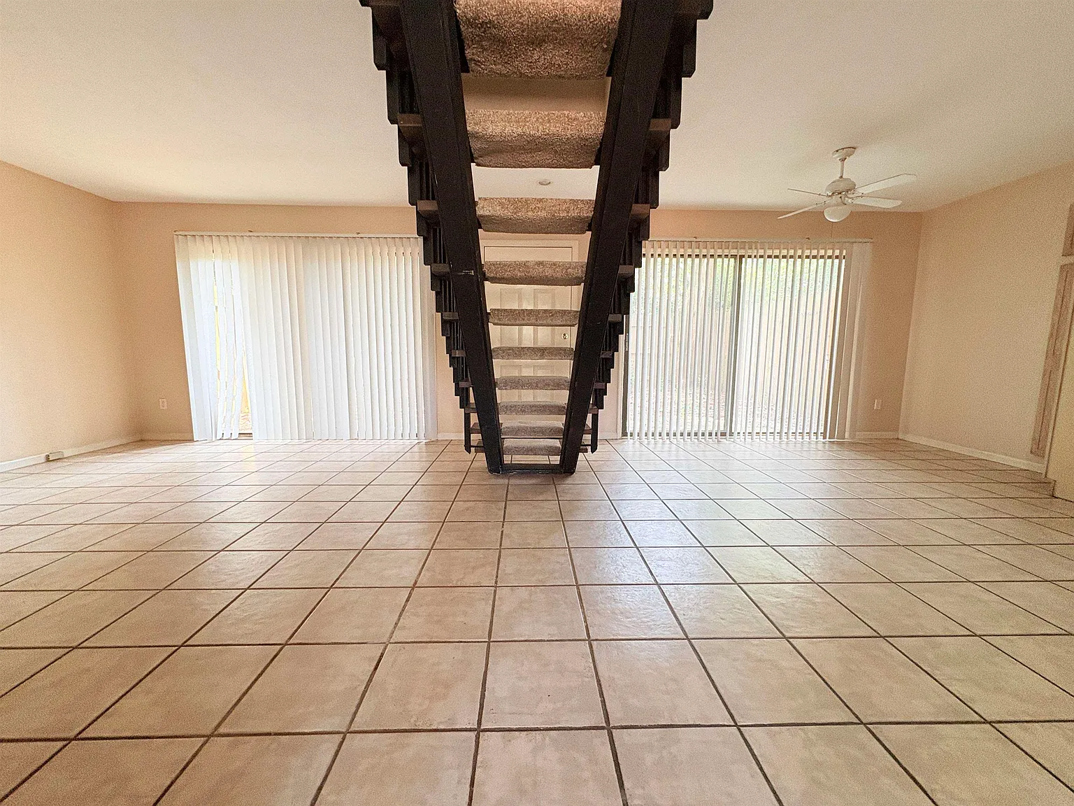 2 bed, 980 sqft, $1,195 — Photo 2