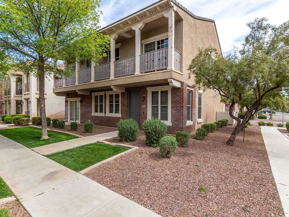 Inviting Curb Appeal