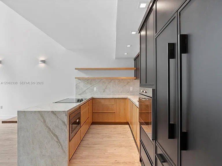 92 SW 3rd St #704 — Photo 16