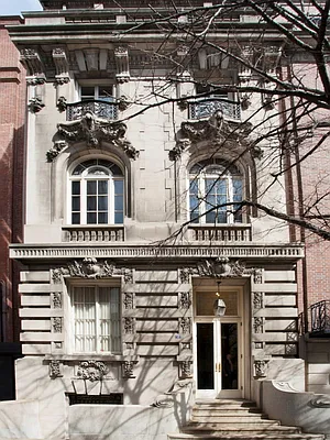 Sold by Sotheby's International Realty | media 25