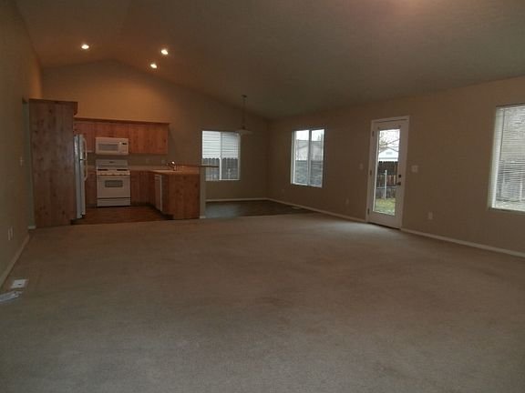 5th image of 1106 Vanity Peak Dr