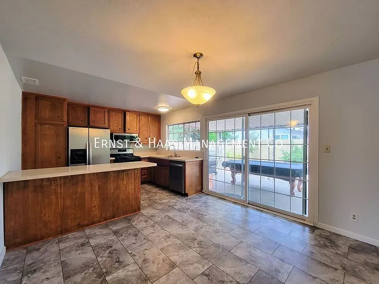 10751 Andy St — Photo 7