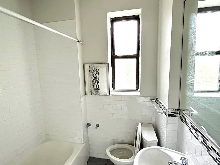 18-15 Everdell Ave #3C — Photo 7