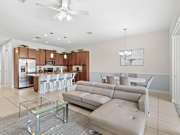 154 Captiva Dr — Photo 8
