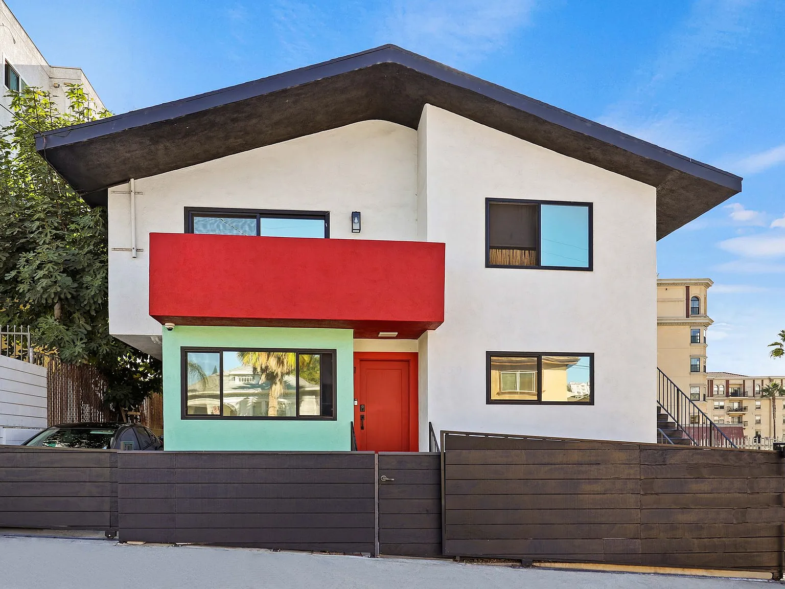 830 Bartlett Street Apartments — Photo 3