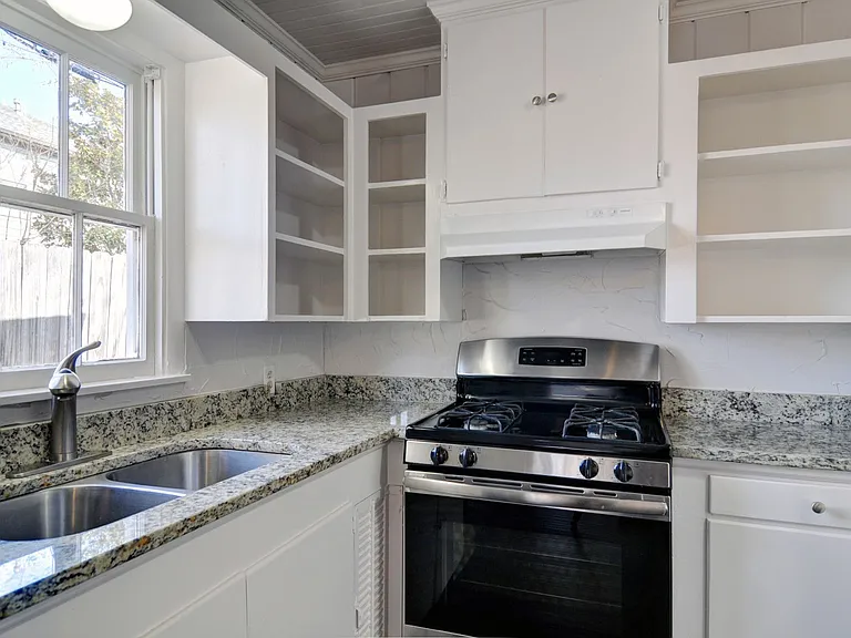 2409 Horne St — Photo 12