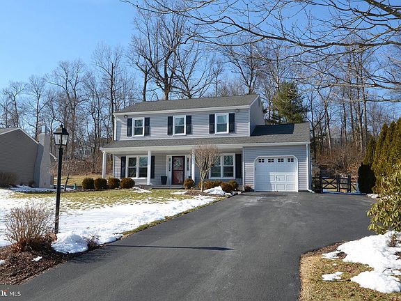 3rd image of 26 Boulder Dr