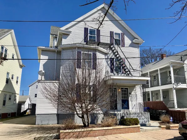 22 Lawrence St #2R, Pawtucket, RI 02860