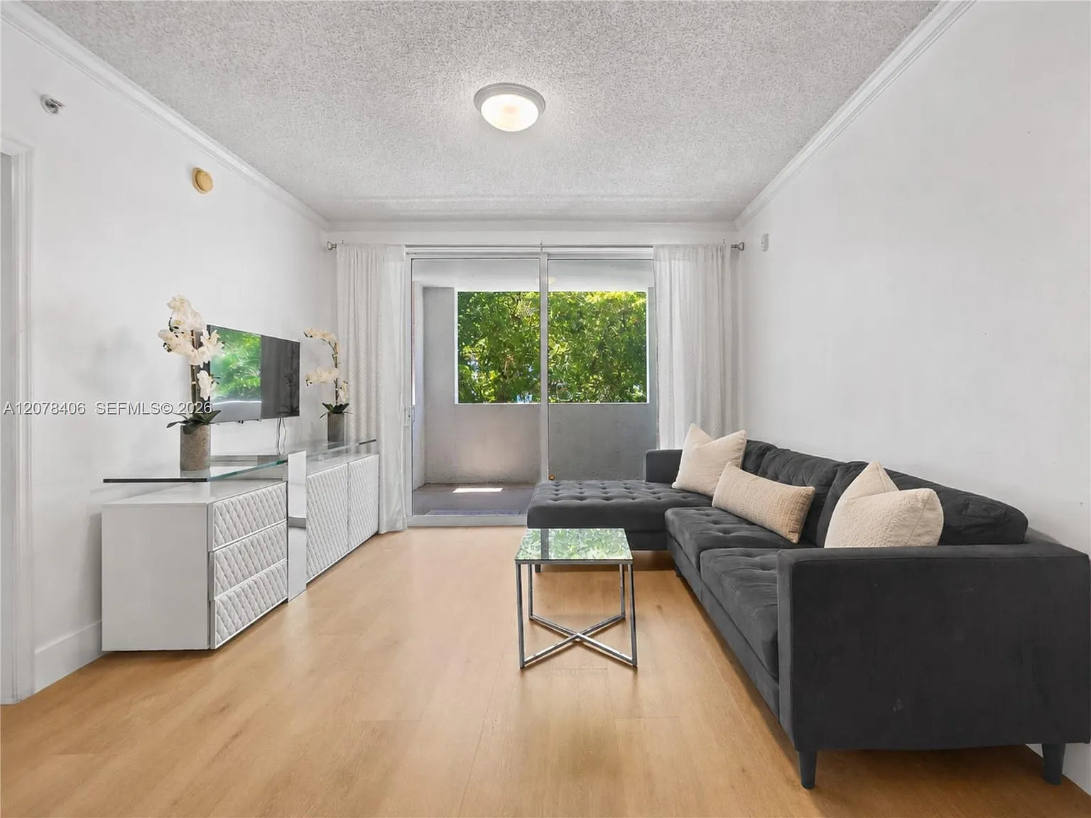 Porto Bellagio Condo — Photo 2