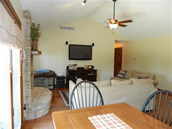 3rd image of 8102 S Talbott Ct