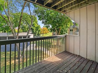 925 Bahls Dr APT 202, Hastings, MN 55033
