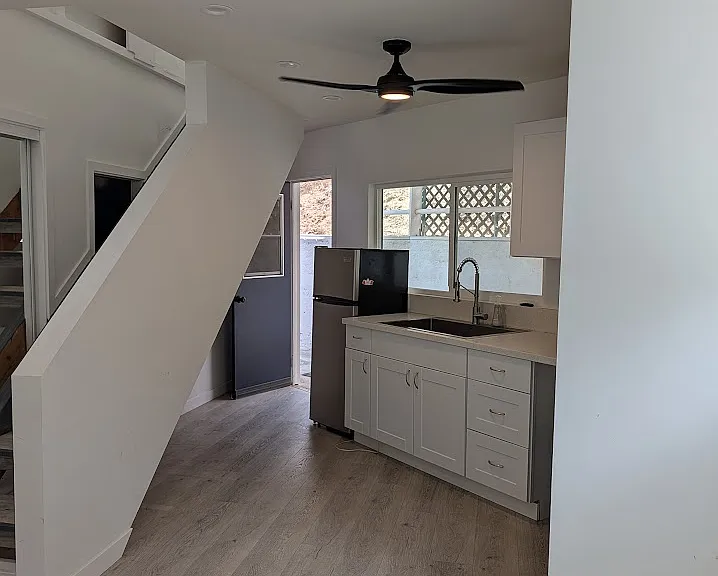 Kitchen Dining area