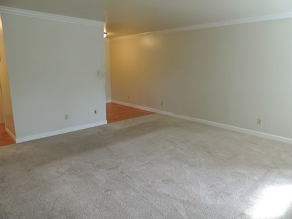5th image of 1207 Hopkins Ave APT 8