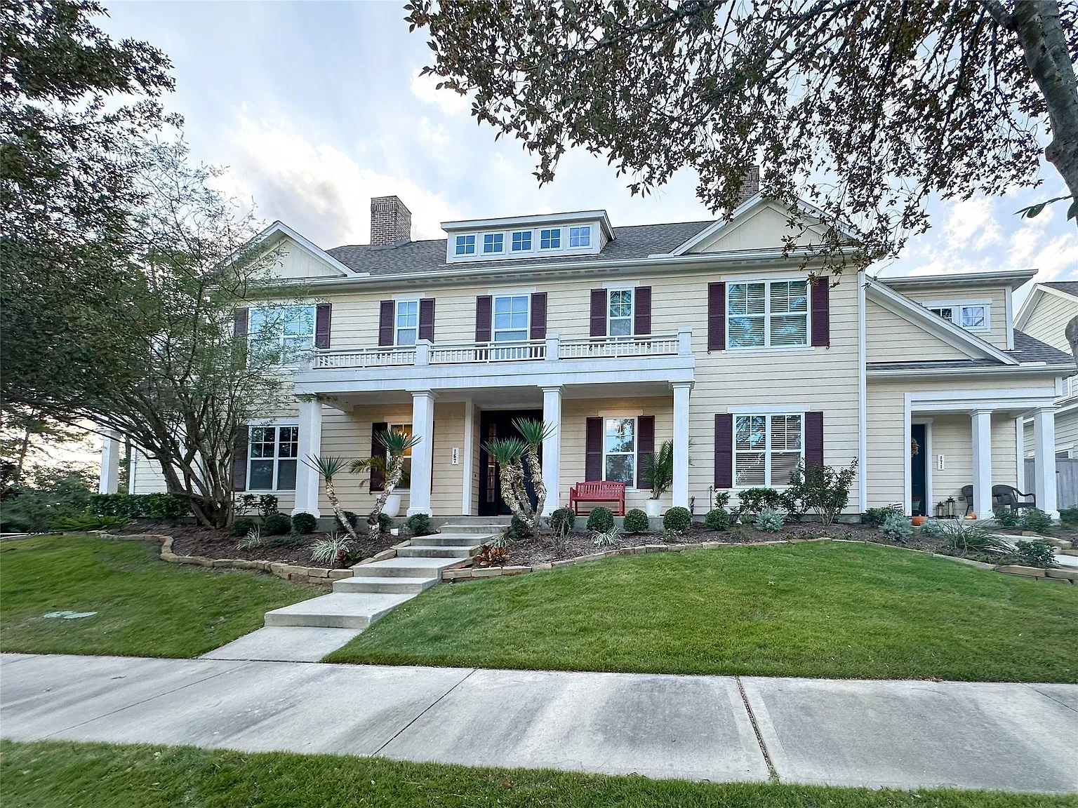 3 bed, 2.5 bath, 1977 sqft, $3,300 — Photo 2