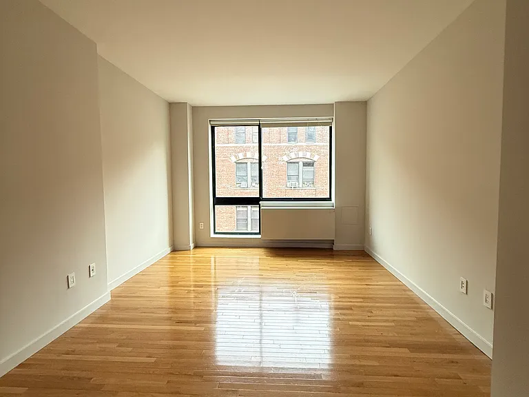 537 W 27th St #5G — Photo 13