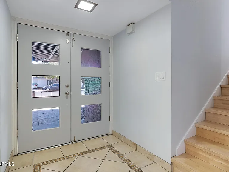 1627 E Fremont Dr — Photo 12
