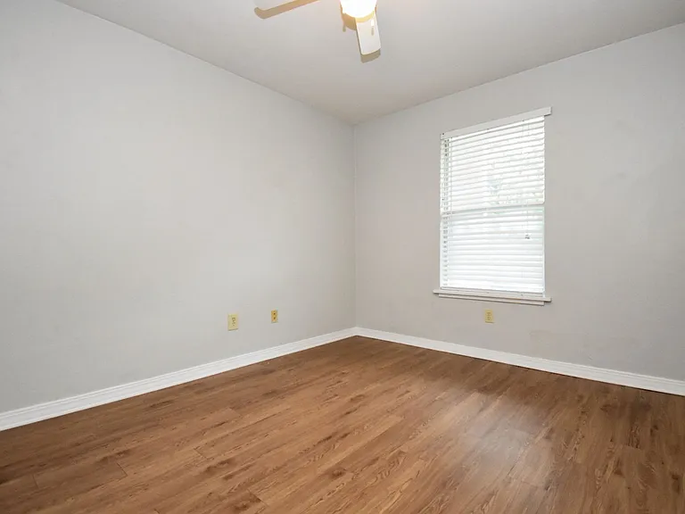 2360 SW Archer Rd #1008 — Photo 1