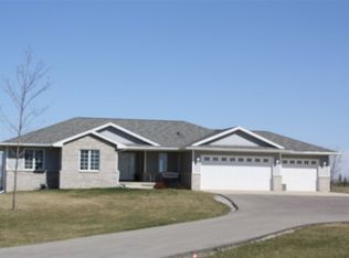 1507 220th St, Independence, IA 50644
