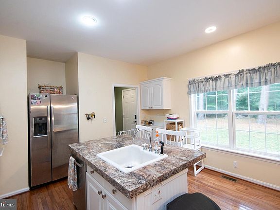 4th image of 3844 Wrights Wharf Rd