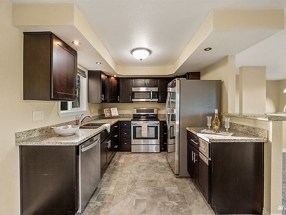 5th image of 2522 185th Avenue S