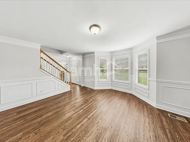 1305 Bantry Dr — Photo 9