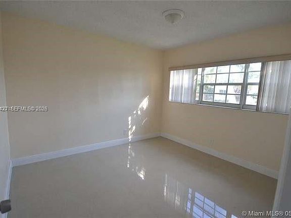 5th image of 8441 SW 32nd Ter
