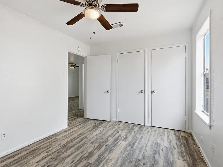 3811 Cedar Spring Dr — Photo 12