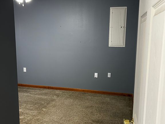 4th image of 636 E Jefferson St