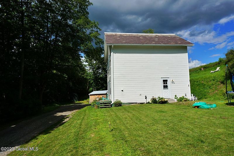 3rd image of 152 South Main Street
