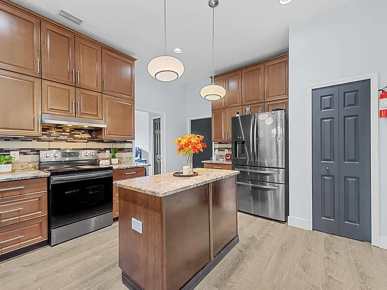 3183 SW Ann Arbor Rd — Photo 6