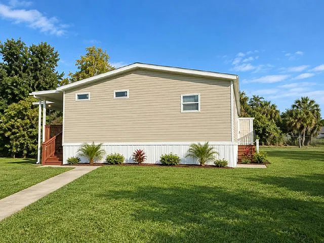 3 bed, 1120 sqft, $2,000 — Photo 4
