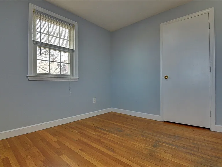 30 Trull St #3 — Photo 12