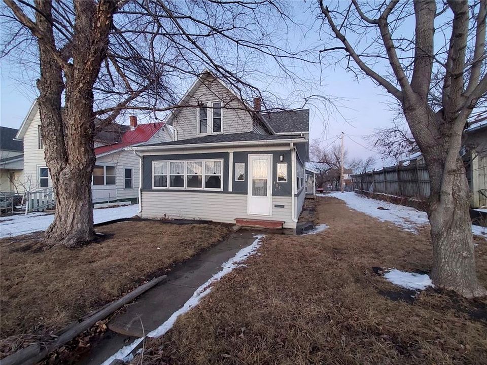 1st image of 403 N 3rd Ave