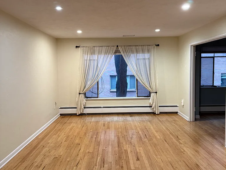 1375 N Williams St #203 — Photo 2