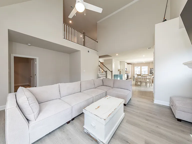 1224 Treviso Bay — Photo 3