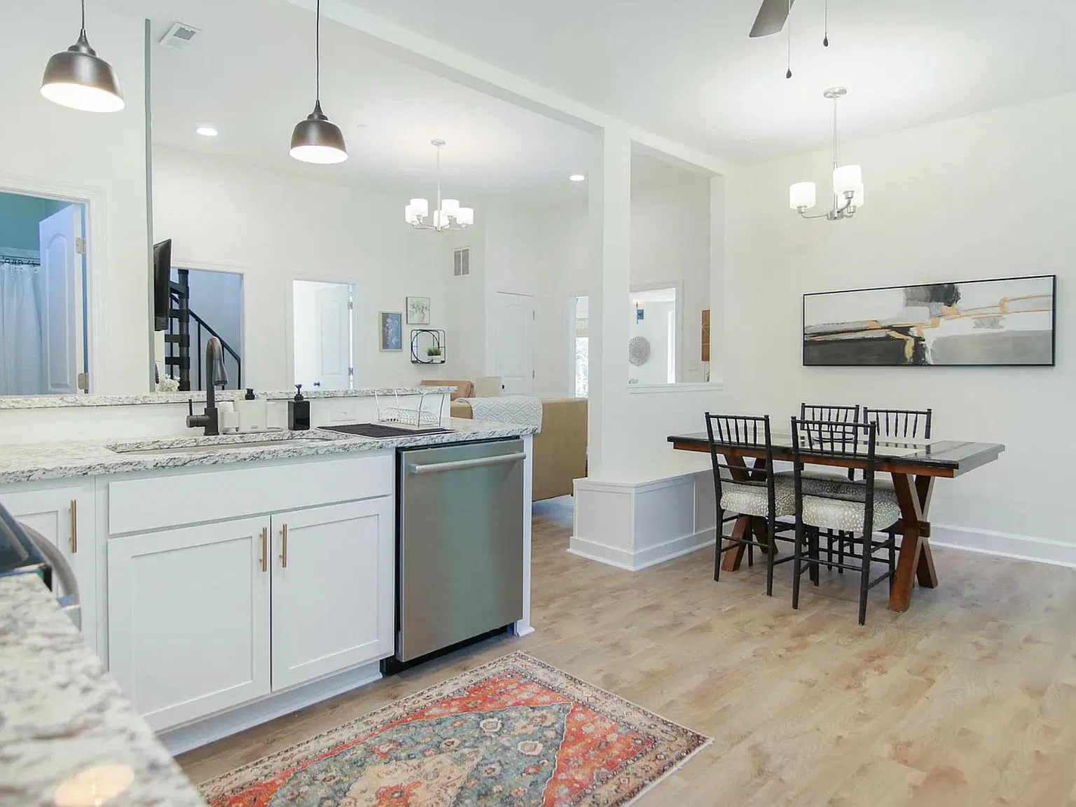 3 bed, 1300 sqft, $3,400 — Photo 4
