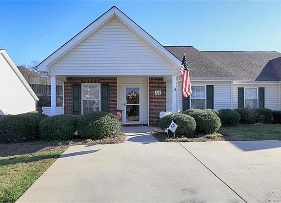 2nd image of 112 Glen Oaks Ct