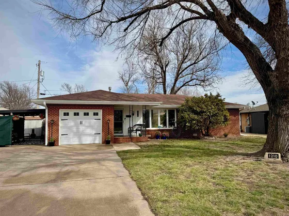 1210 Roosevelt St, Great Bend, KS 67530