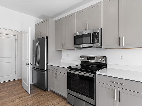 5th image of 1018 Taylor Green Dr