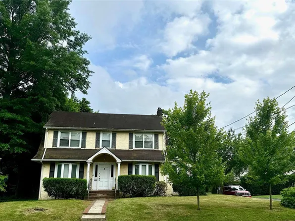 76 Fairview Avenue, Great Neck, NY 11023