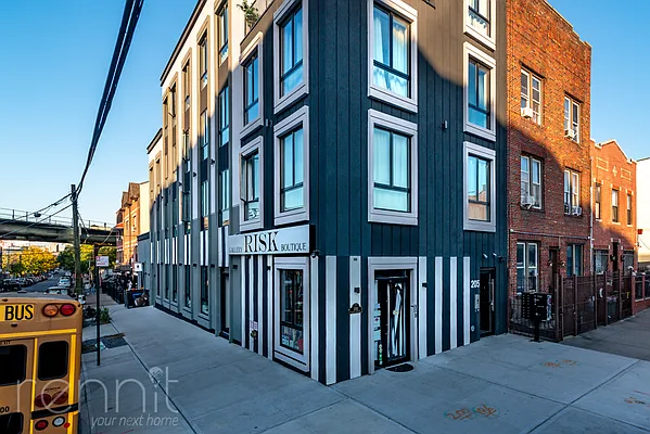 Rented by Rennit Inc. | media 32